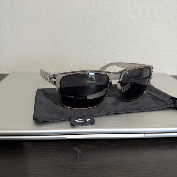 OO9102 Oakley Holbrook USA Flag Collection Smoke Gray Frame - Picture 2 of 9